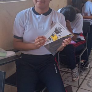 Fomentamos la lectura con obsequios en la Preparatoria Cuahtémoc, de Huandacareo 08-06-22 (3)