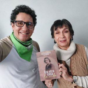 Con Azucena Solórzano, gestora del libro ERA OTRA COSA LA VIDA 20-12-23.
